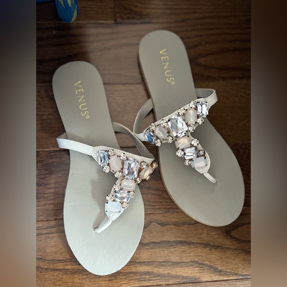 Venus size 8 rhinestone flip flops - Picture 1 of 2
